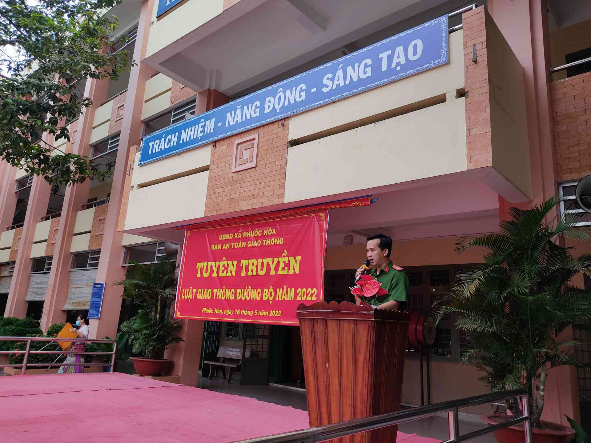 a6b8437f8ee04fbe16f1