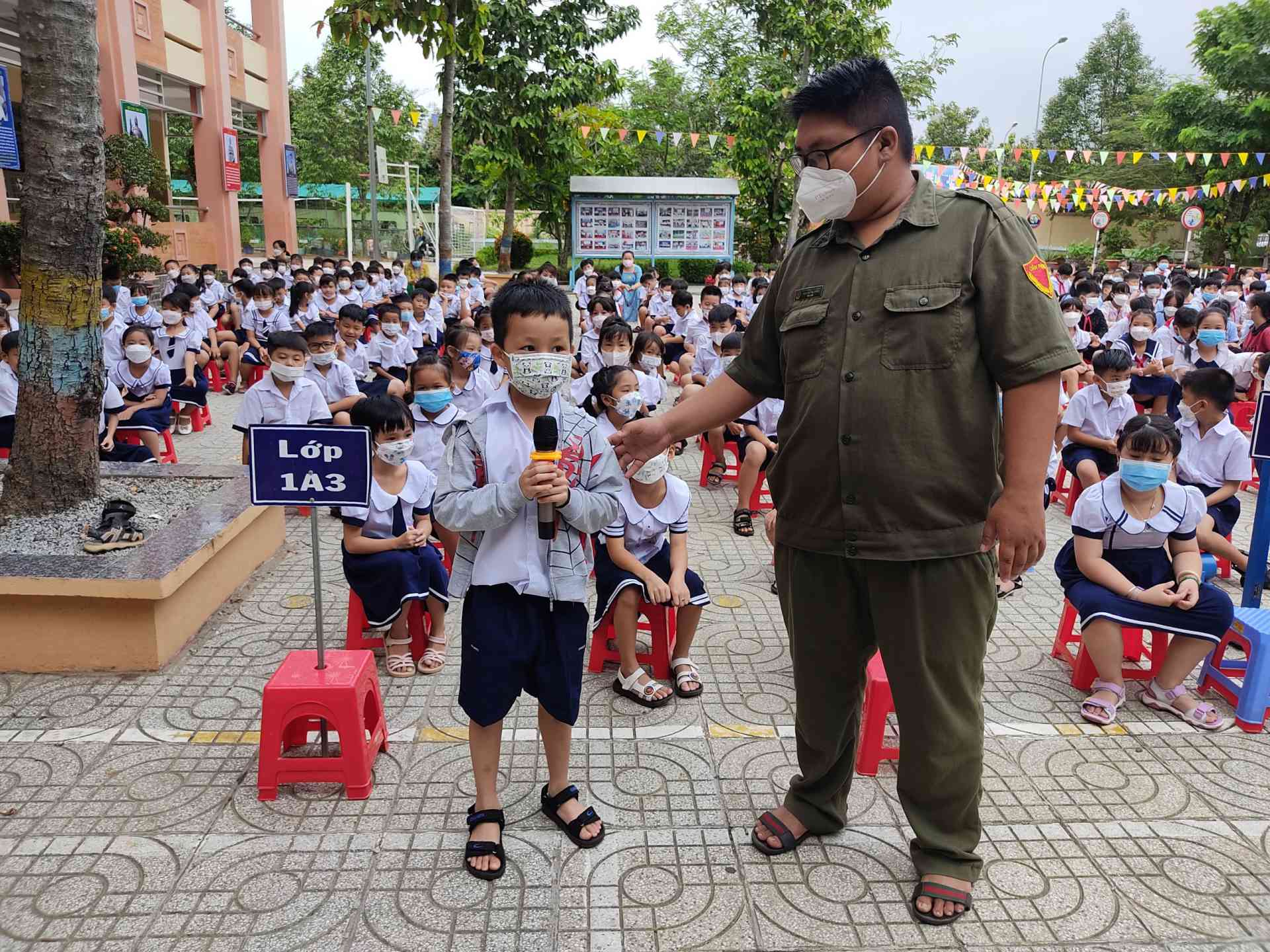 e3e2b7db7b44ba1ae355